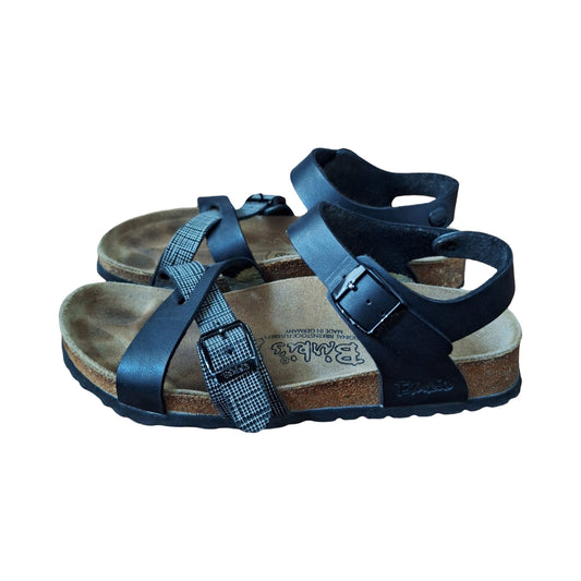 Birki's by Birkenstock Lillie sandals in black with a plaid criss-cross, Size 6