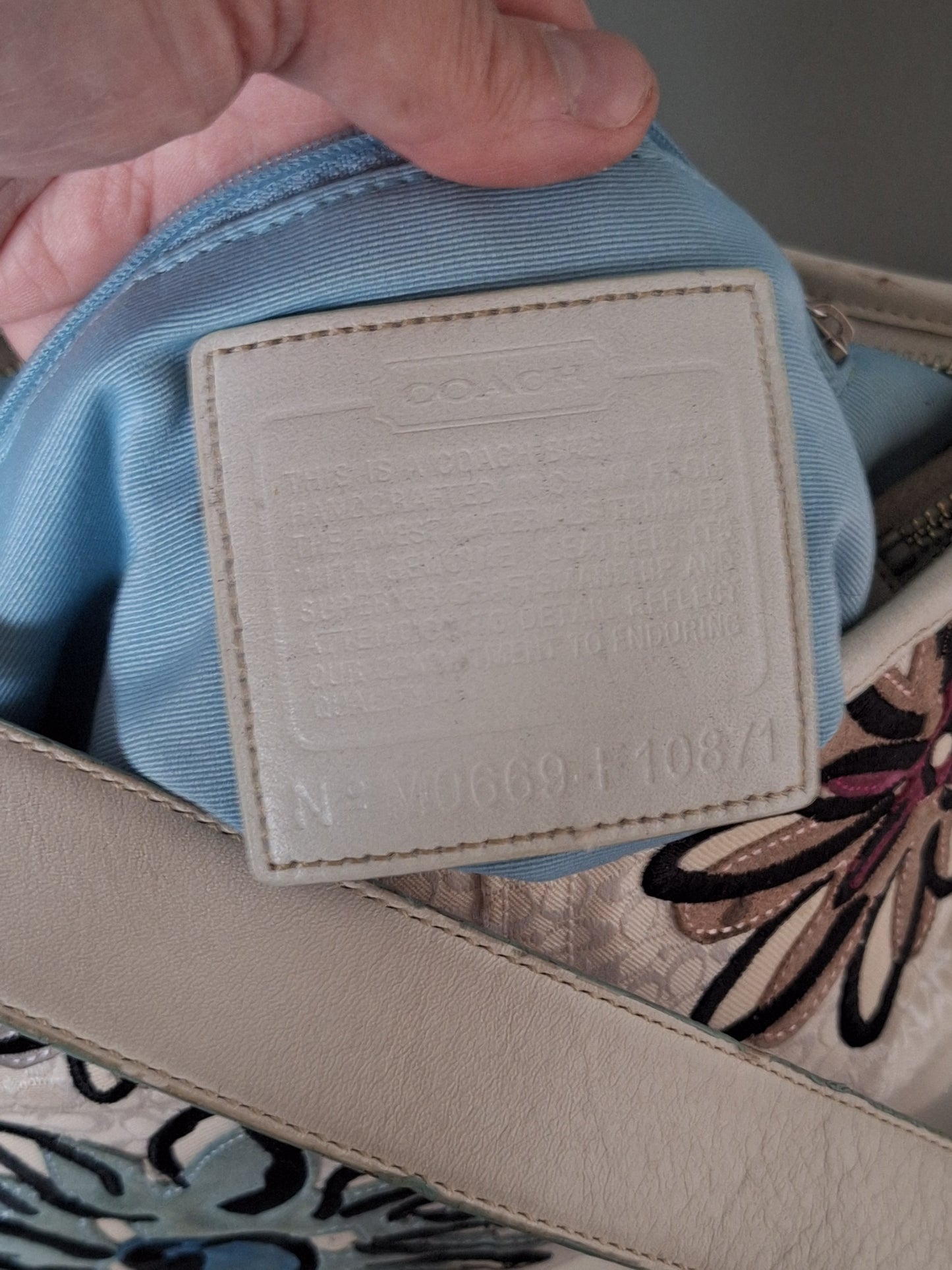 Vintage COACH White Floral Bee Duffle Crossbody Shoulder Bag F10871