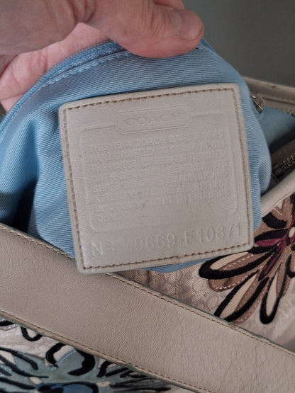 Vintage COACH White Floral Bee Duffle Crossbody Shoulder Bag F10871