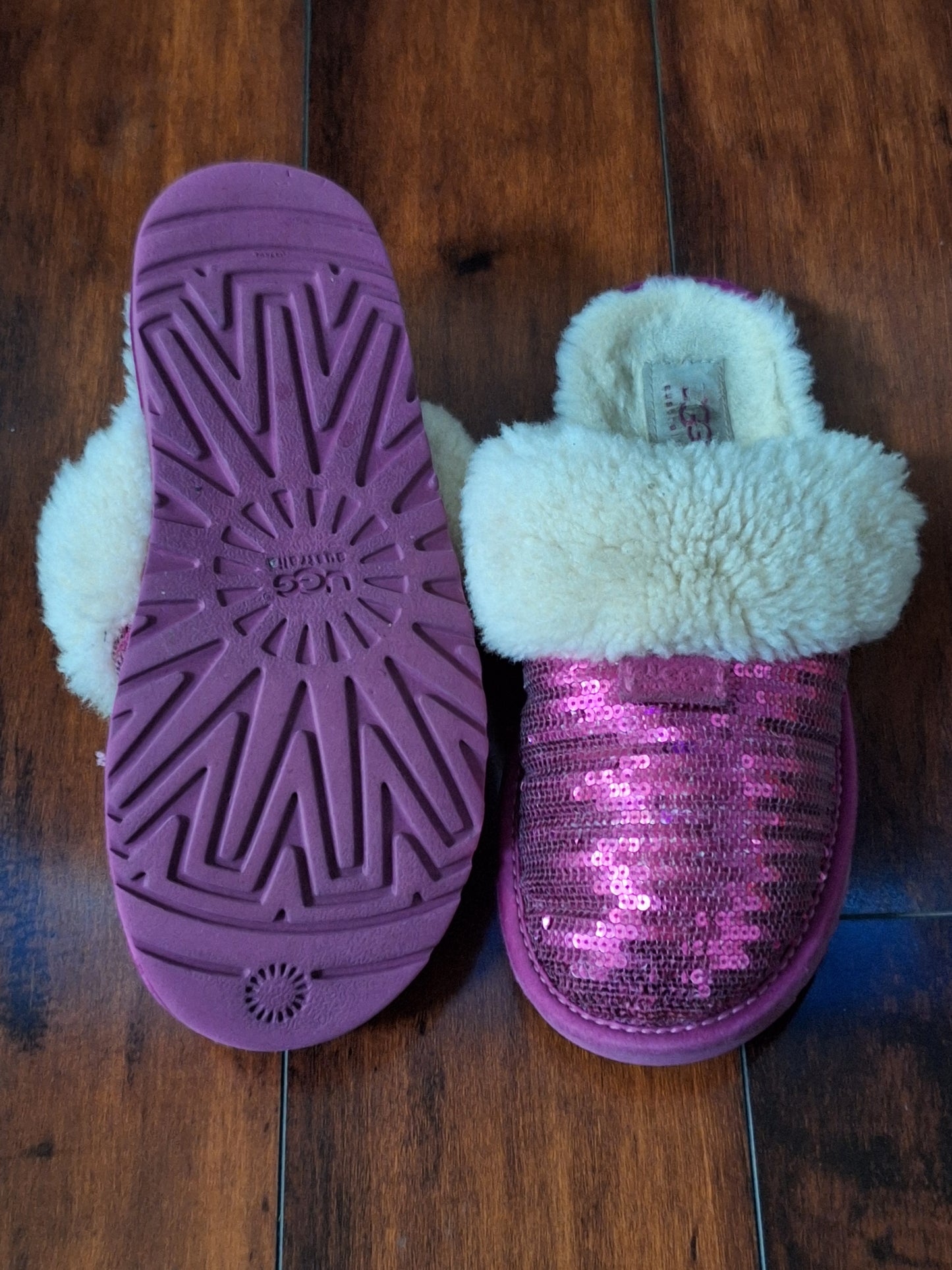 UGG Kids Dazzle Sequin Pink Slippers Size 5