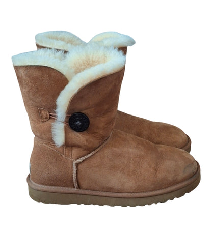 Women UGG Bailey Button II Boot 5803 Color Chestnut Suede Upper Size 7