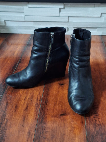Black Michael Kors Leather Ankle Booties Size 9
