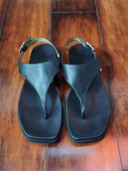 Bernardo Concord Wedge Sandal Black Leather Size 7