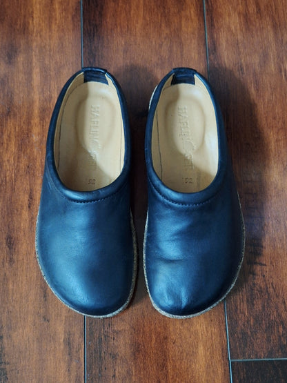 Haflinger Phillip black leather unisex clogs EU 36 US 5