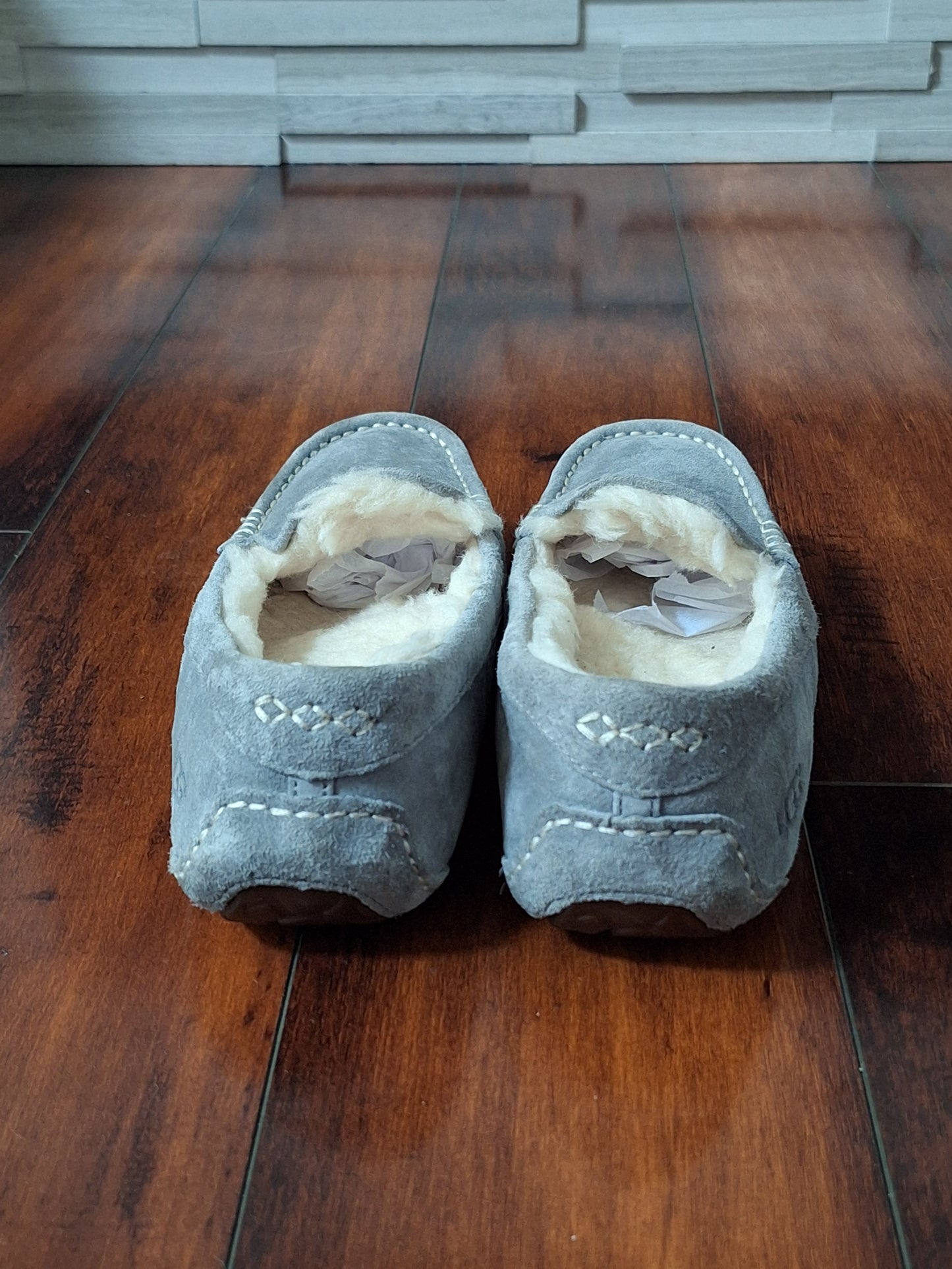 Women's Gray UGG Ansley Slippers Size 7