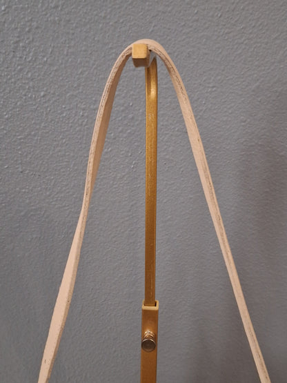 Coach Limited edition genuine leather shoulder bag, pre-loved.  In good condition overall,  please see photos for wear. 

Measurements are in inches:

Height: 11
Length: 8
Depth: 1
Handle Drop: 9 1/2