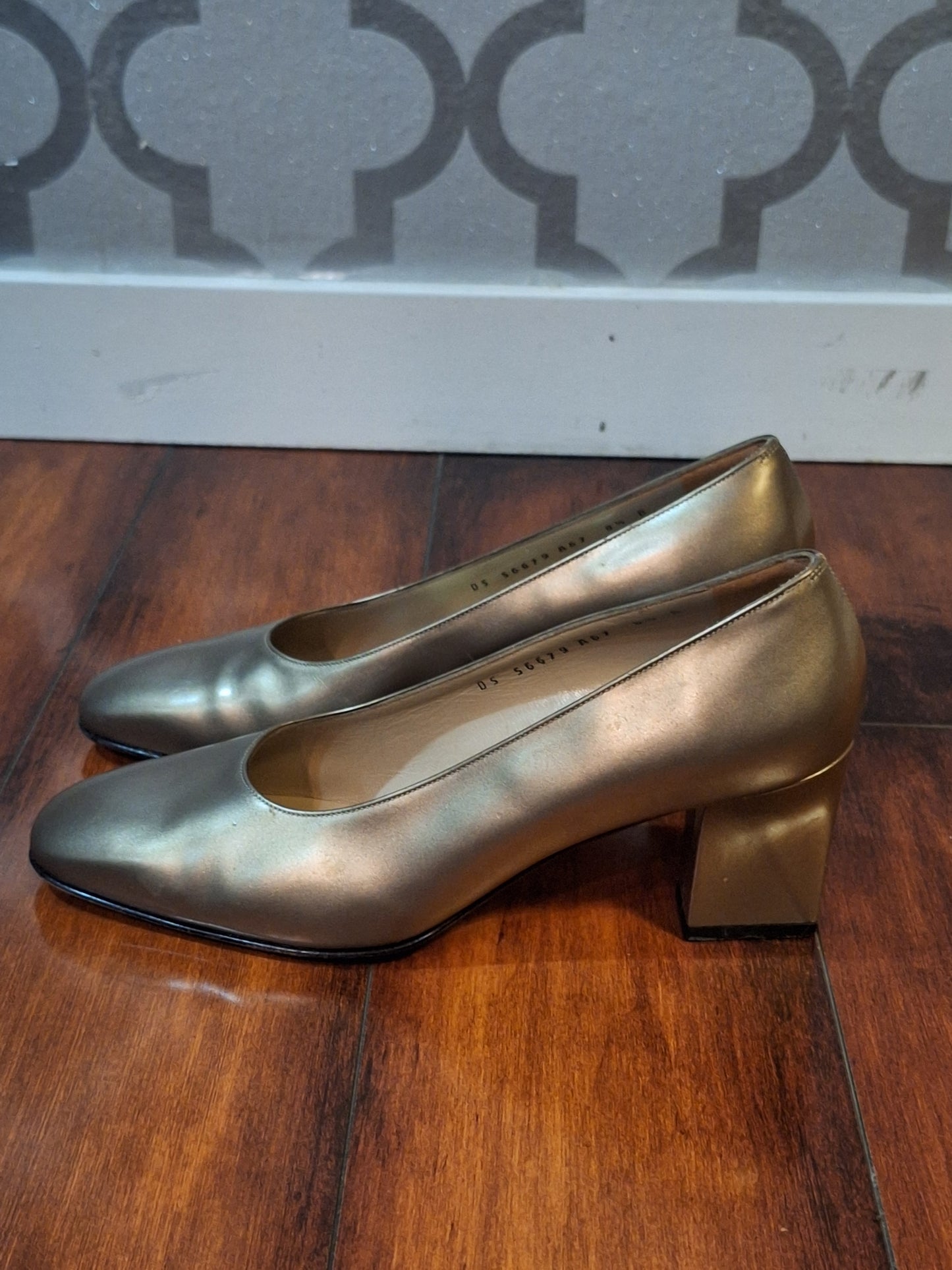 Salvatore FERRAGAMO Classic Heels Pumps 8.5 B VTG Bronze