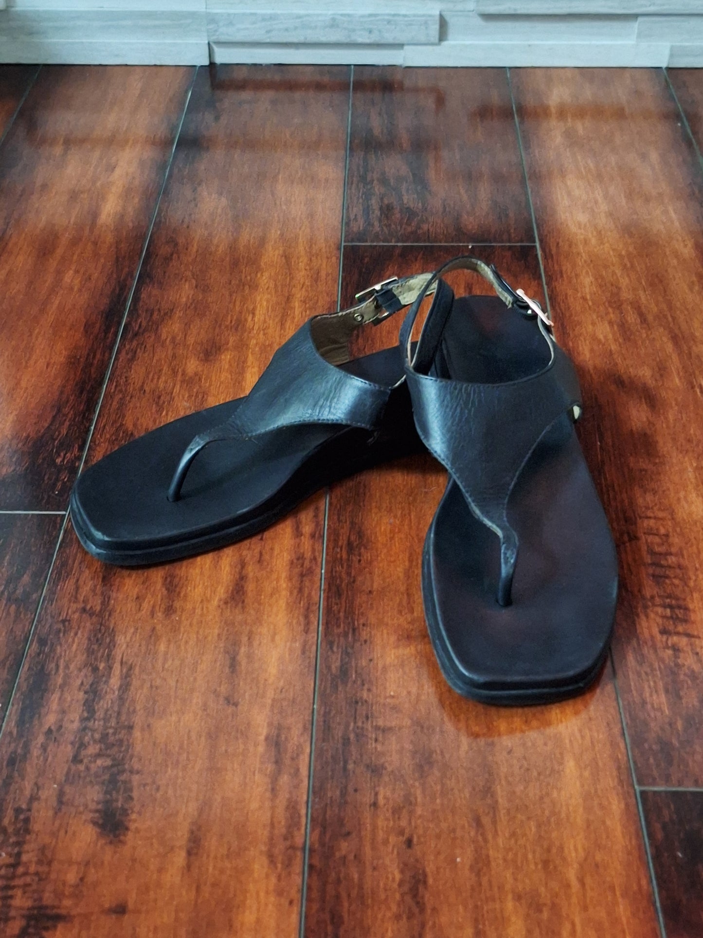 Bernardo Concord Wedge Sandal Black Leather Size 7