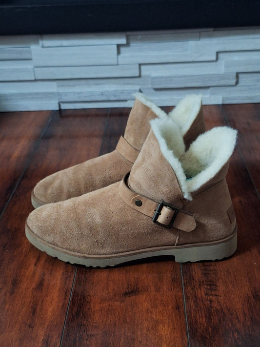 UGG Romely Short Buckle Boot Chestnut Size 9.5 SN 1132993