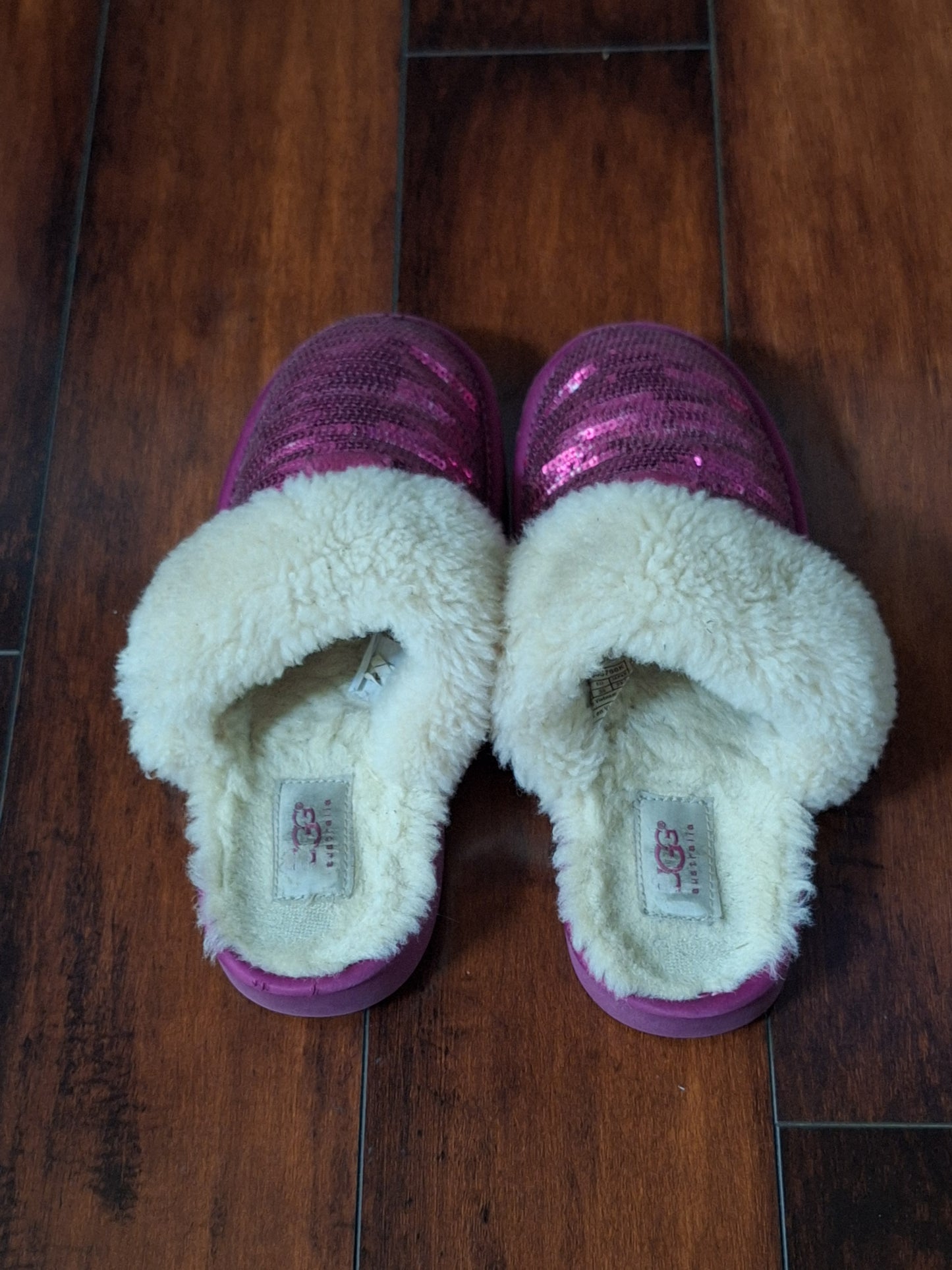 UGG Kids Dazzle Sequin Pink Slippers Size 5