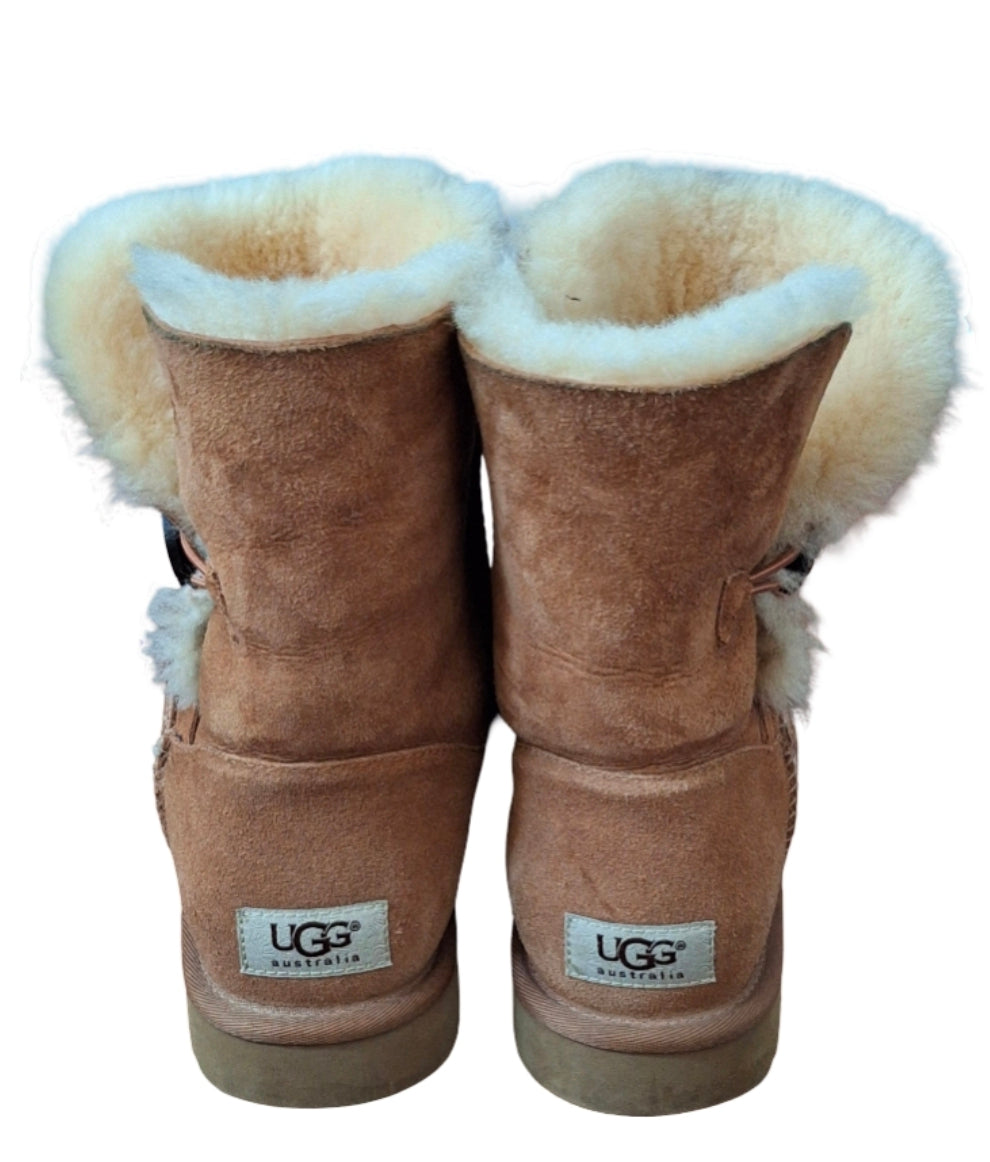 Women UGG Bailey Button II Boot 5803 Color Chestnut Suede Upper Size 7