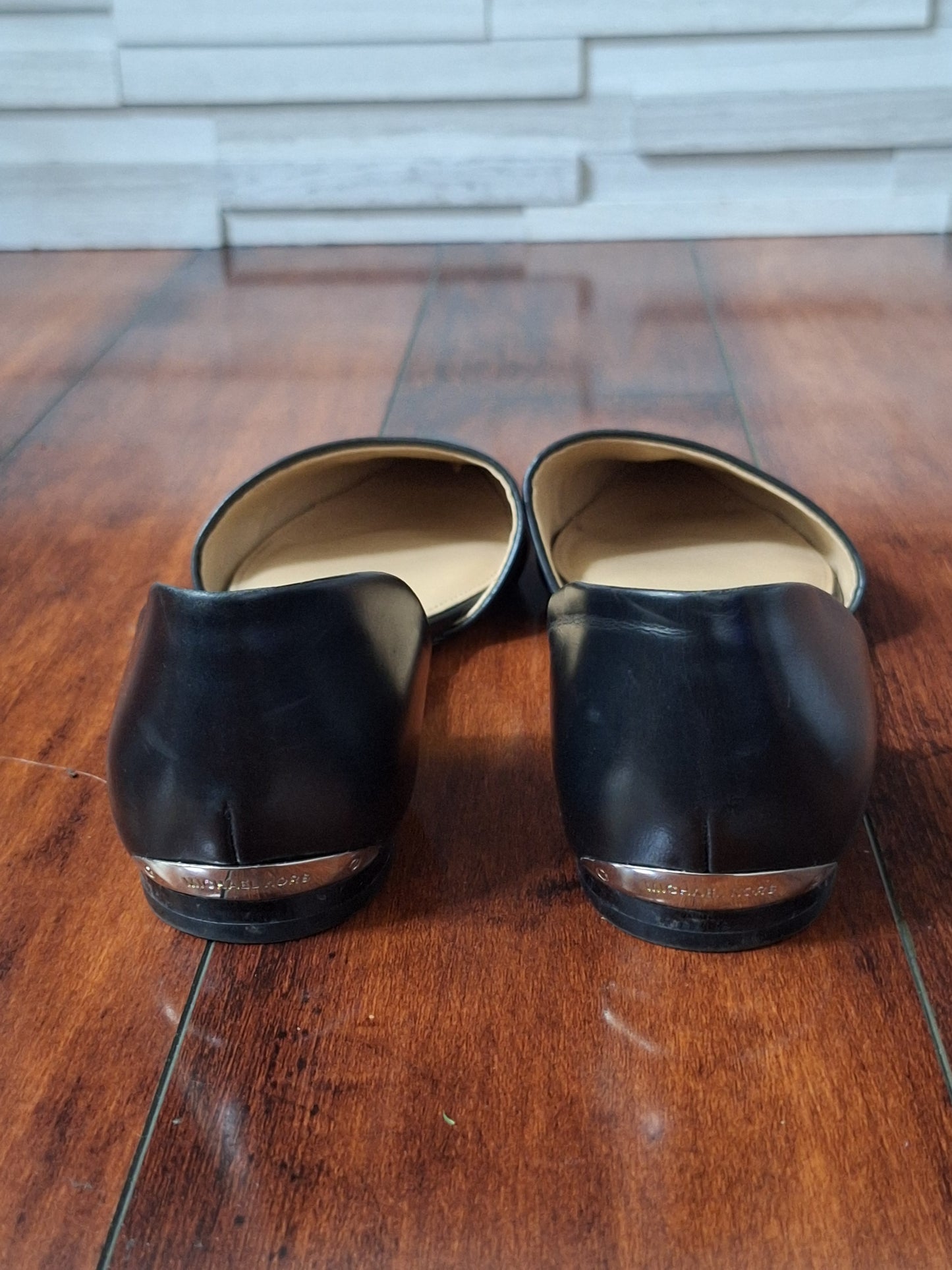 Michael Kors Julieta Flat Black leather flats Silver tone  SIZE 8.5M