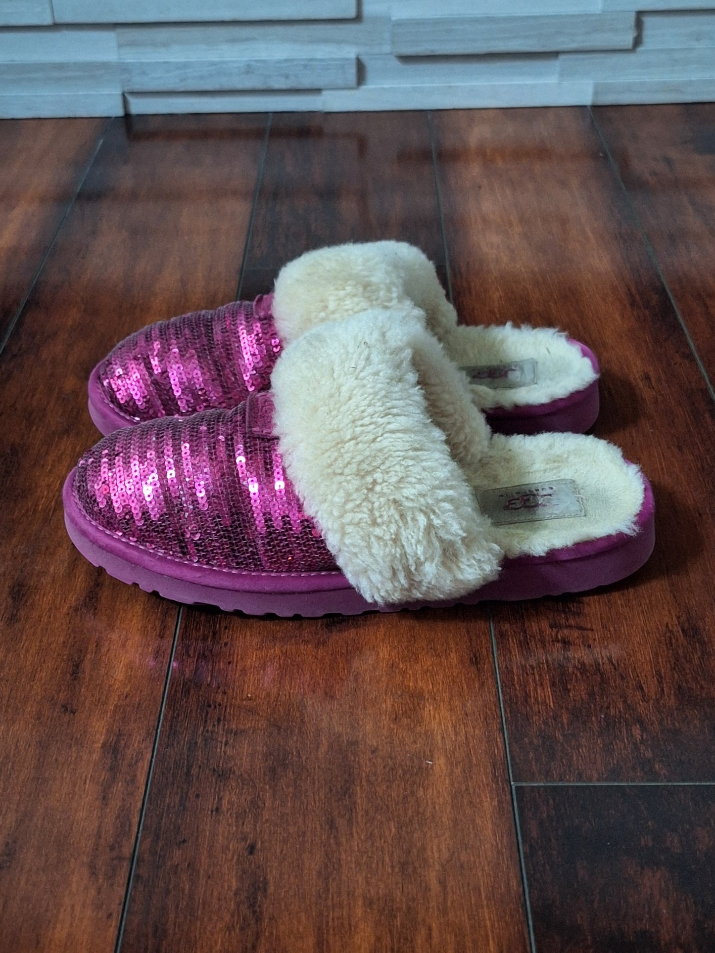 UGG Kids Dazzle Sequin Pink Slippers Size 5