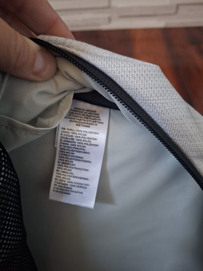 THE NORTH FACE Aurora 22L Backpack, White Metallic/Black