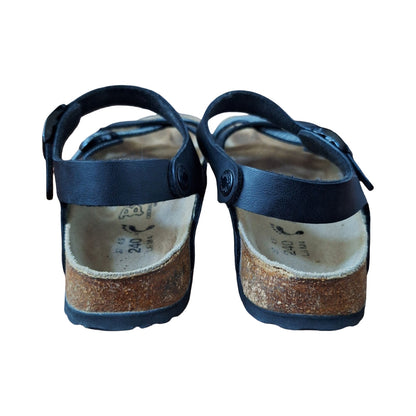 Birki's by Birkenstock Lillie sandals in black with a plaid criss-cross, Size 6
