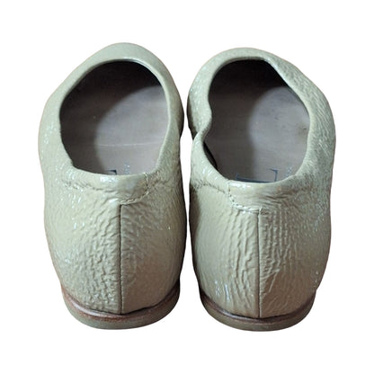 AGL Women's Beige Textured Patent Leather Flats EU 35 US 5