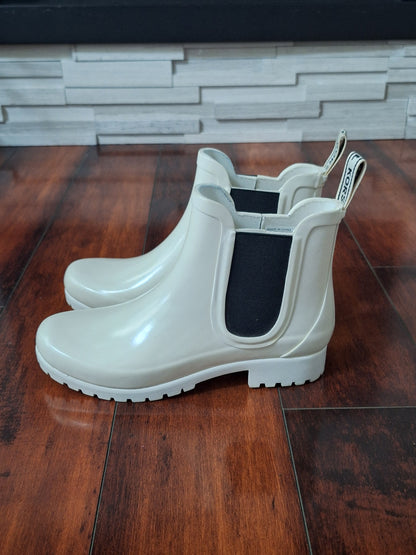 White MICHAEL Michael Kors rain boot Size 8