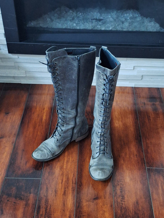 Charles David Regiment knee-high, lace-up boots, gray distressed leather, Sz 10