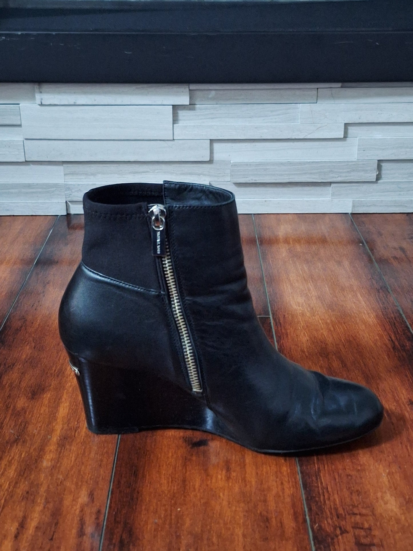 Black Michael Kors Leather Ankle Booties Size 9