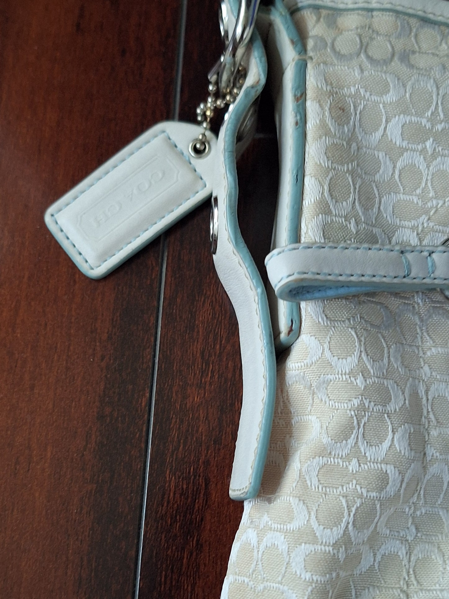 Vintage COACH White Floral Bee Duffle Crossbody Shoulder Bag F10871