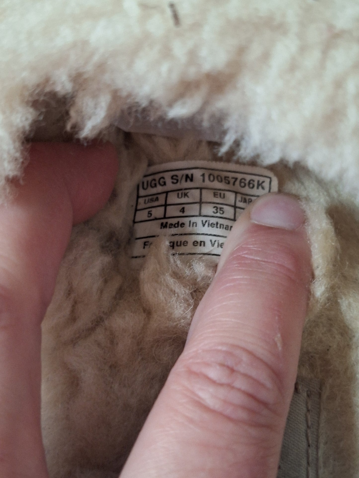 UGG Kids Dazzle Sequin Pink Slippers Size 5