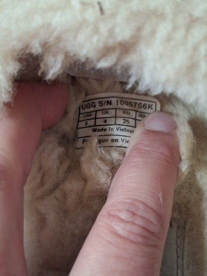 UGG Kids Dazzle Sequin Pink Slippers Size 5